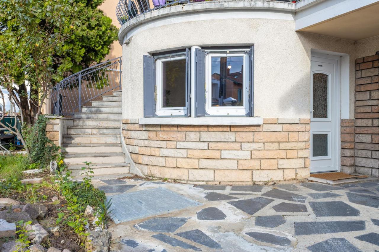 Le Grand Parilly Apartment Bron Exterior photo